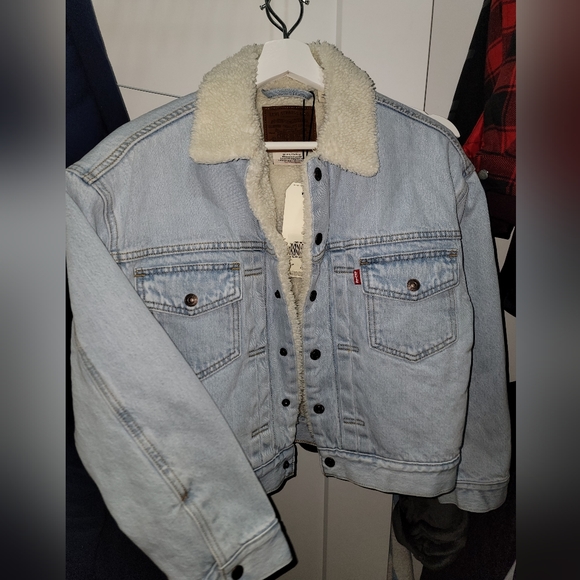 BNWT Levi's Women's Jean Jacket - XS - Picture 1 of 2